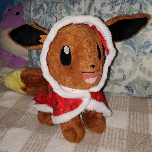 Pokemon x Build-A-Bear 2019 Eevee Plush Toy with Exclusive Christmas Hooded Cape